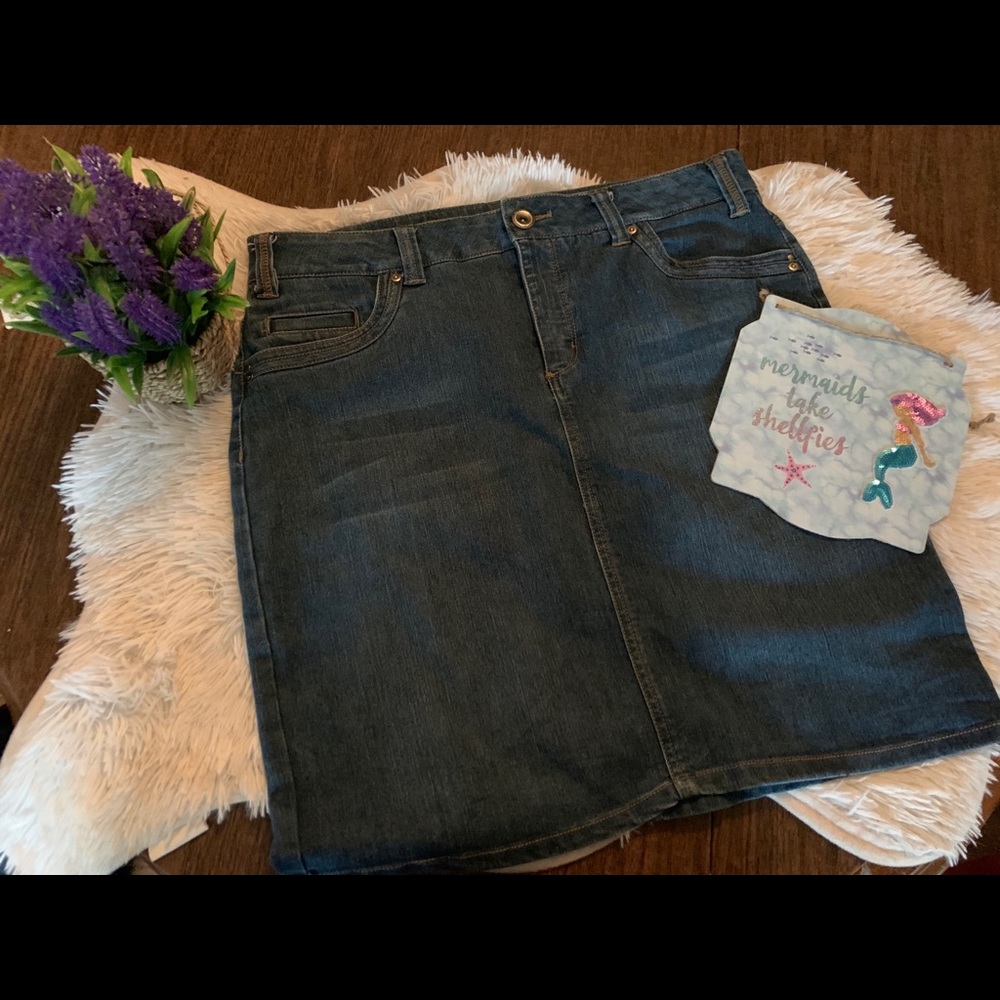 NWOT Sonoma Denim Skirt, Size 12 🌻🌻